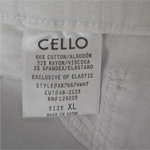 NWT White Cello Jeggings Waist 17” w/approx a2” stretch, Rise 10”, Length 29” - Picture 3 of 3